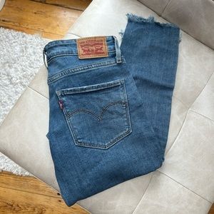 Levi 721 High Rise Skinny Jeans